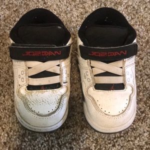 white toddler jordan sneakers size 7C